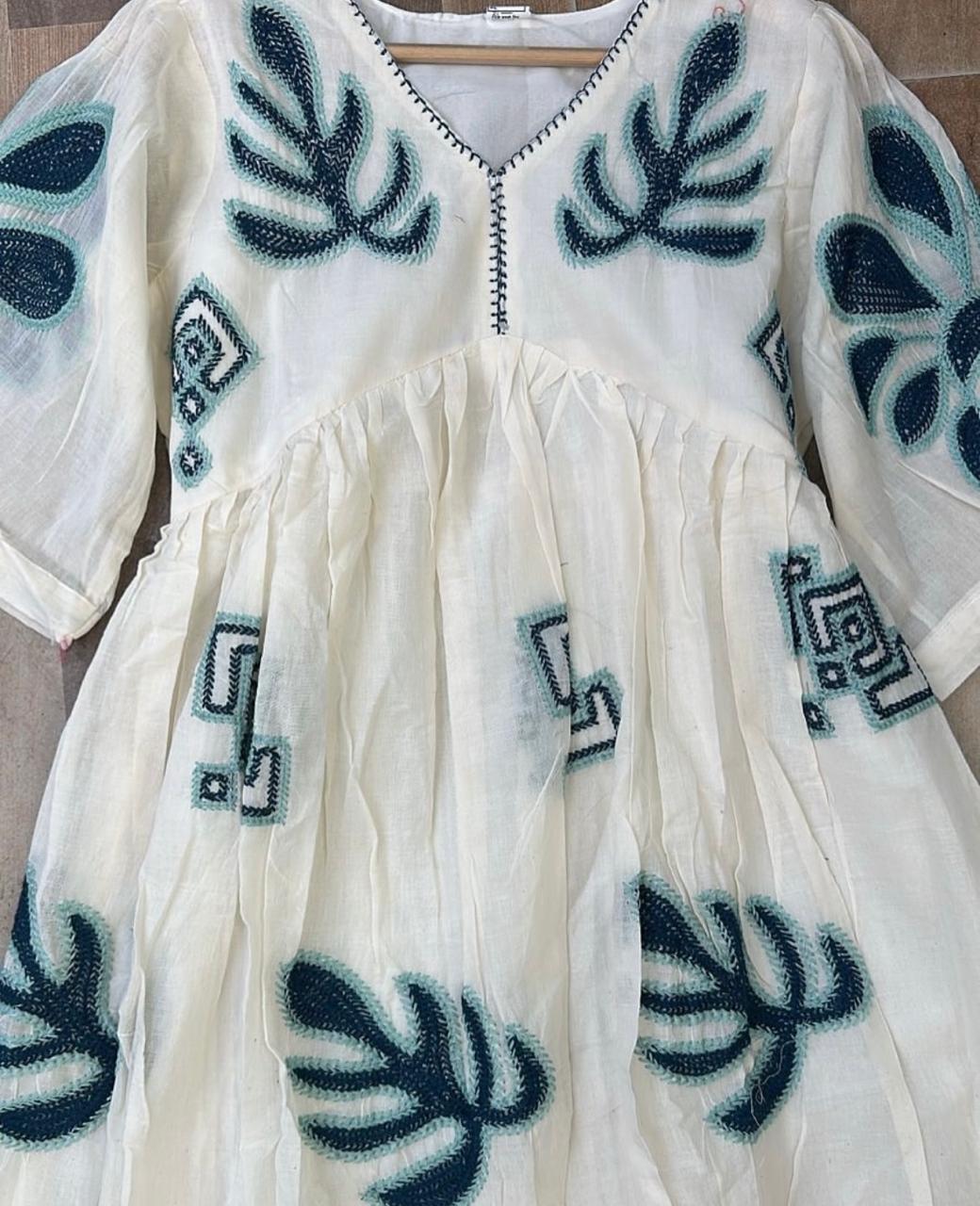 Off-White Floral Embroidered Puff Sleeves Empire Maxi Dress - VEARMEE